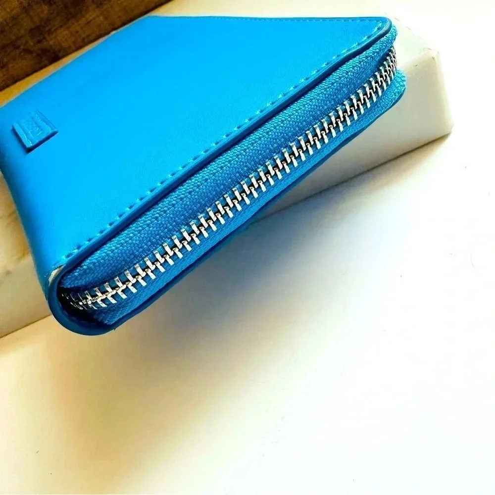 Vera Bradley Coastal Blue Faux Leather RFID Large Zip Around Wallet - Picture 4 of 10